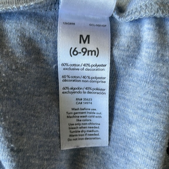 Carter’s 6-9 month velcro swaddle - Picture 5 of 5